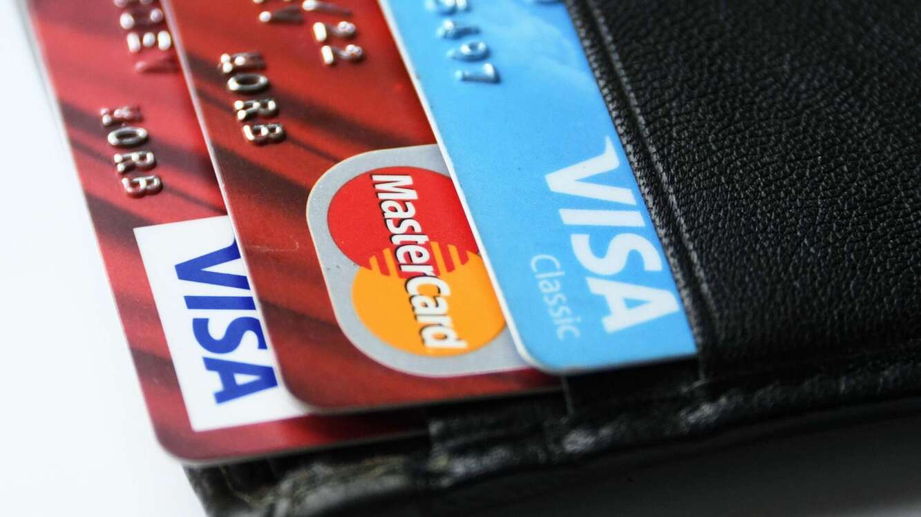 Нацбанк КР опасается проблем с Visa и Mastercard и советует завести — Today.kg
