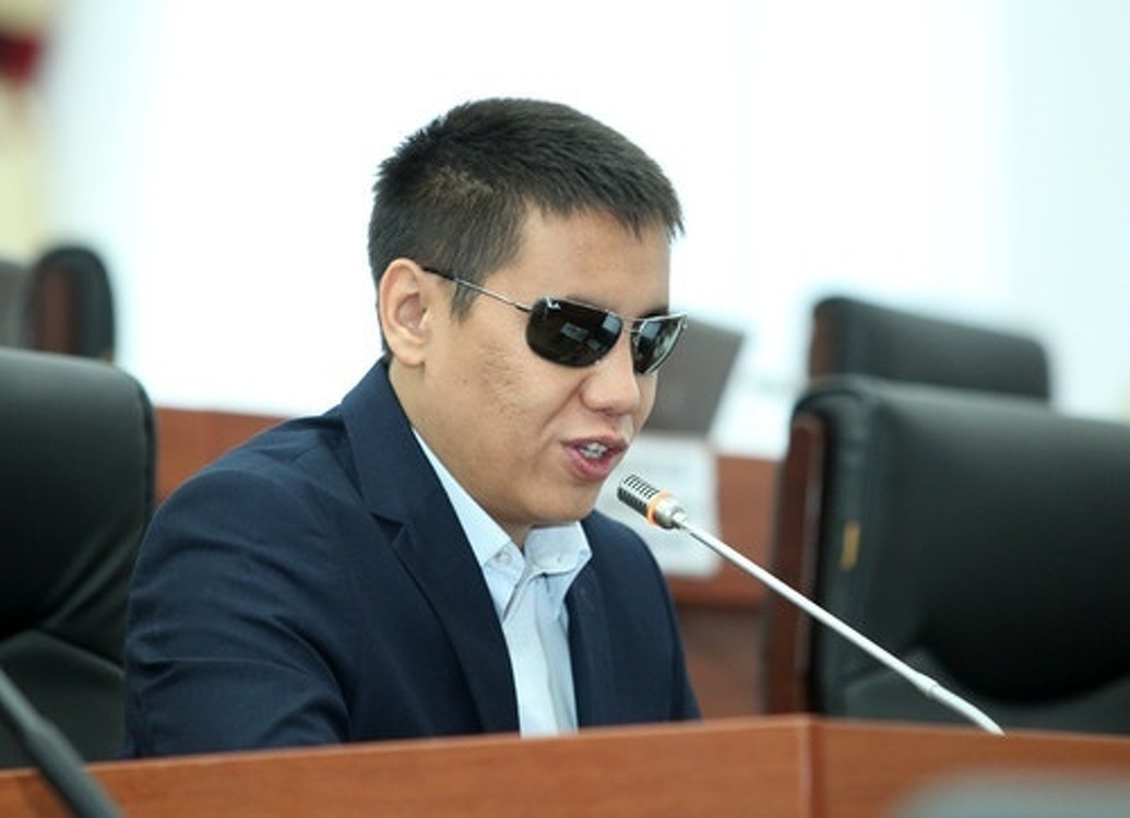 Депутат Дастан Бекешев обвинил коллег по ЖК в лобби низкокачественных ГСМ — Today.kg