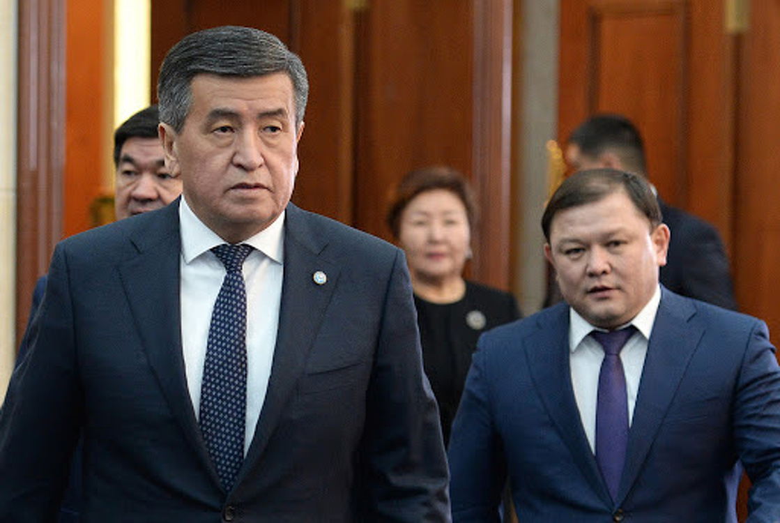 Абылгазиев одновременно похвалил парламент, спикера и президента — Today.kg