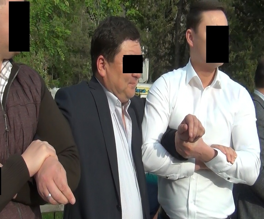 По факту вымогательства с поличным задержан начальник отдела «Бишкекглавархитектуры» - фото — Today.kg