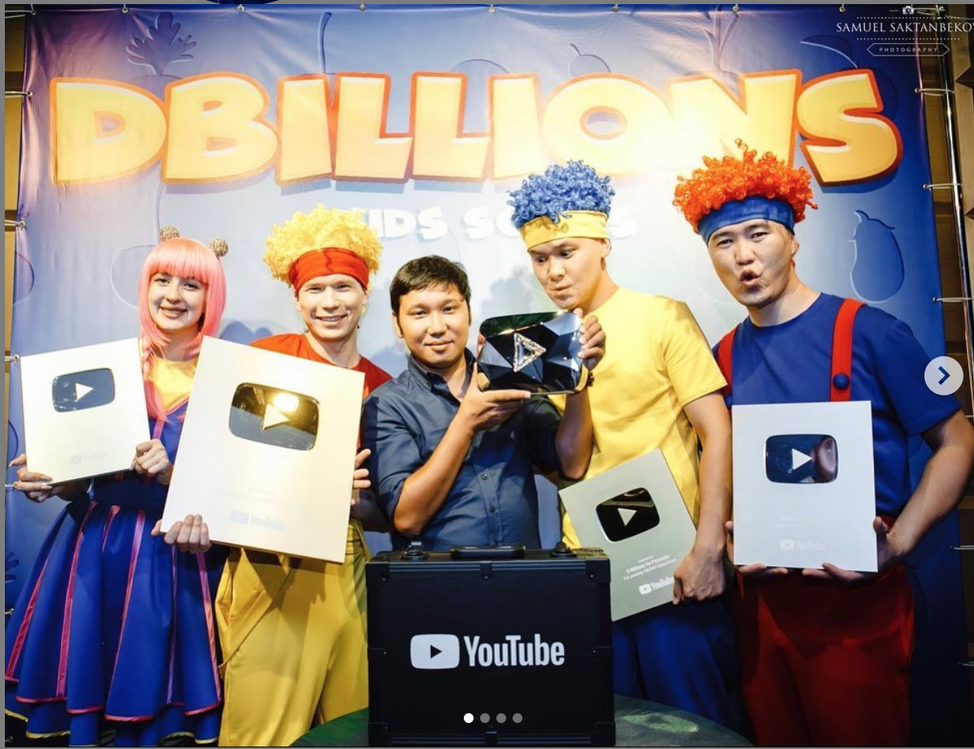 Кыргызский детский YouTube-канал D Billions получил бриллиантовую кнопку YouTube — Today.kg