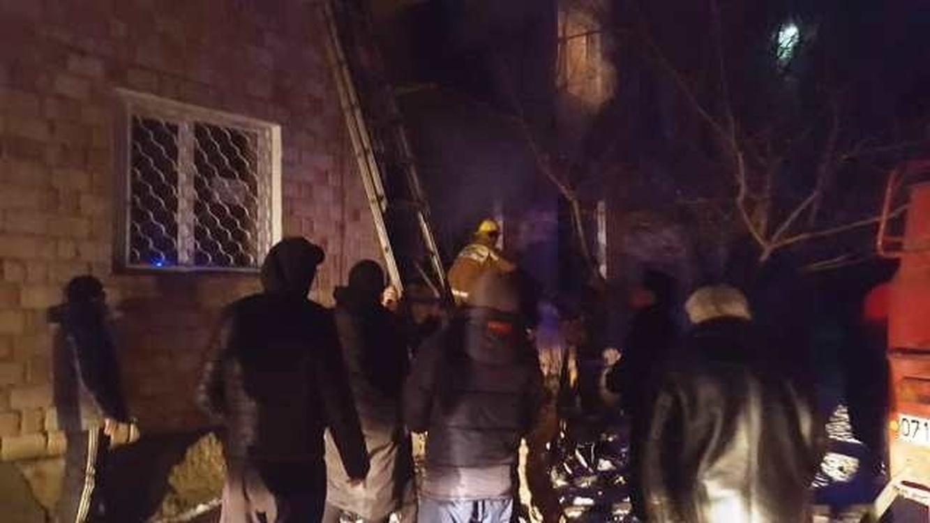 В Шопокове при пожаре двое мужчин и двое подростков отравились дымом (Фото) — Today.kg