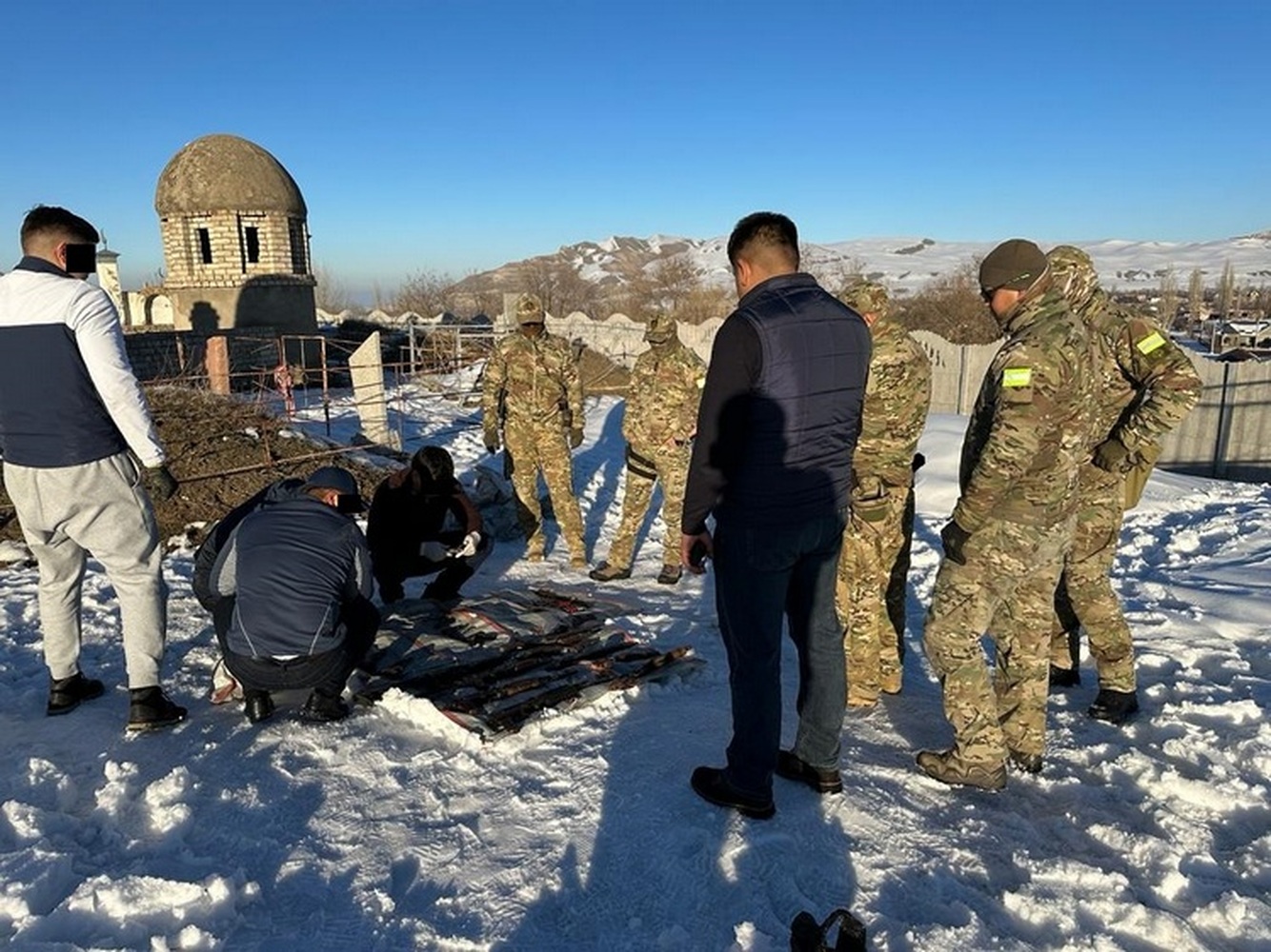 Обнаружено место хранения оружия, принадлежащего ОПГ Камчи Кольбаева — Today.kg