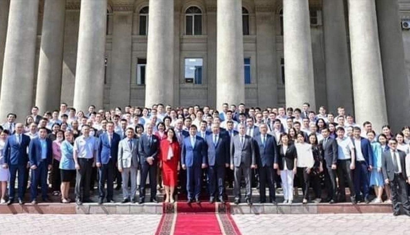 Членов правительства КР оштрафовали на 140 тысяч сомов за фото без масок — Today.kg