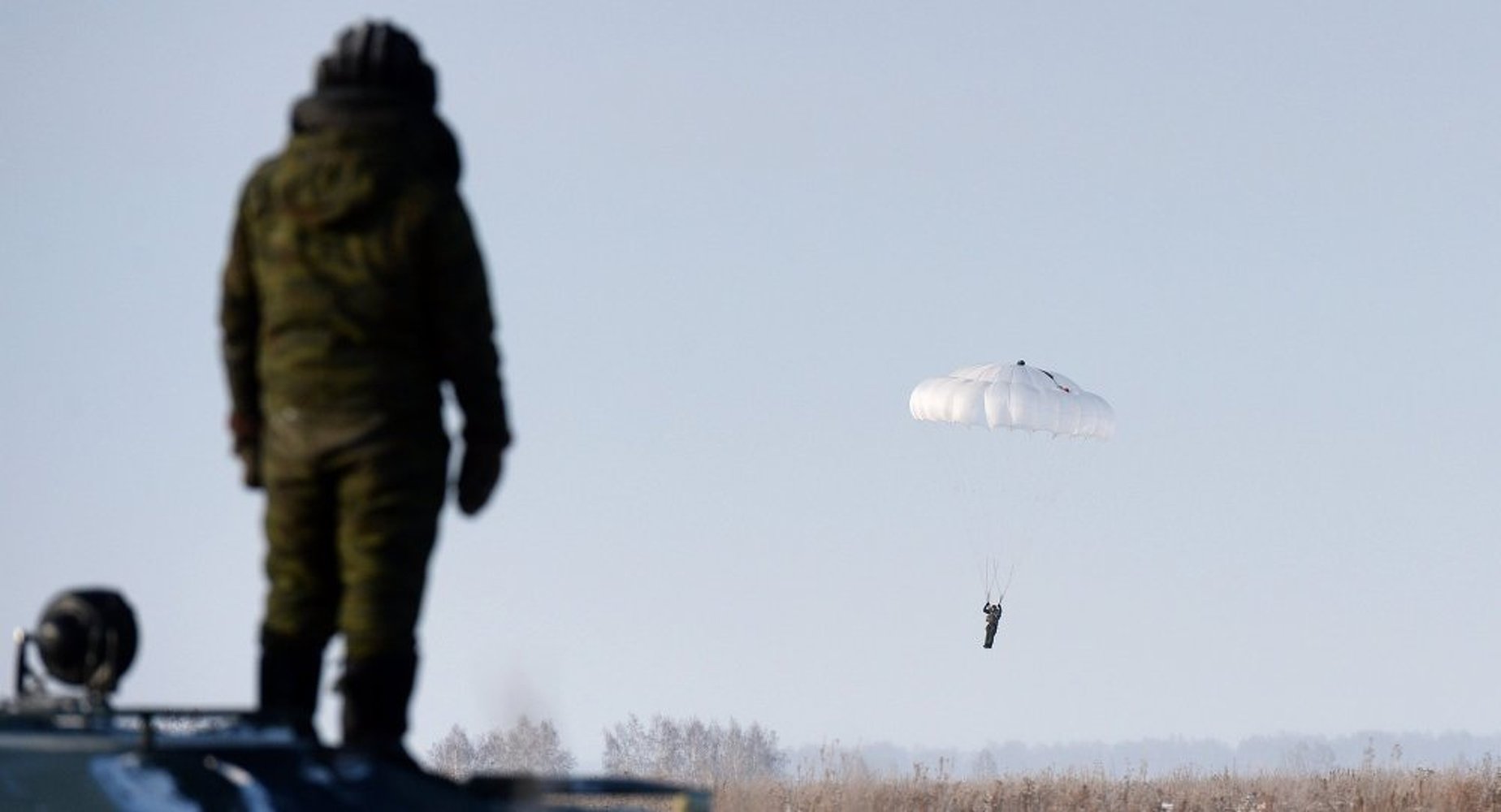 На военной базе Кант вооруженная сила России по парашютному спорту провела учебно-тренировочные сборы — Today.kg