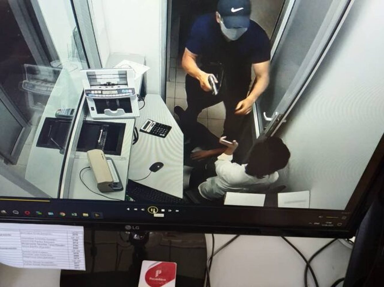 Вооруженное ограбление банка в Бишкеке — подробности от милиции — Today.kg