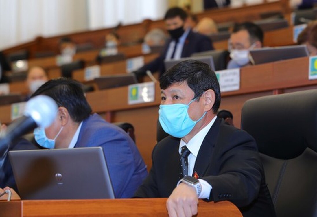 В парламенте недовольны отсутствием мэра Бишкека и главы БГА — Today.kg