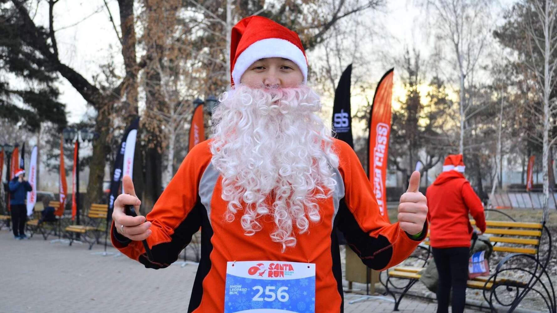 В Бишкеке перед Новым годом пройдет забег людей в шапках Санта-Клауса — Today.kg
