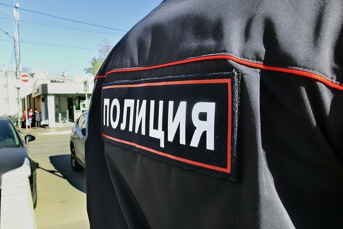 В Москве пьяный полицейский угрожал пистолетом мигрантам из Кыргызстана — Today.kg