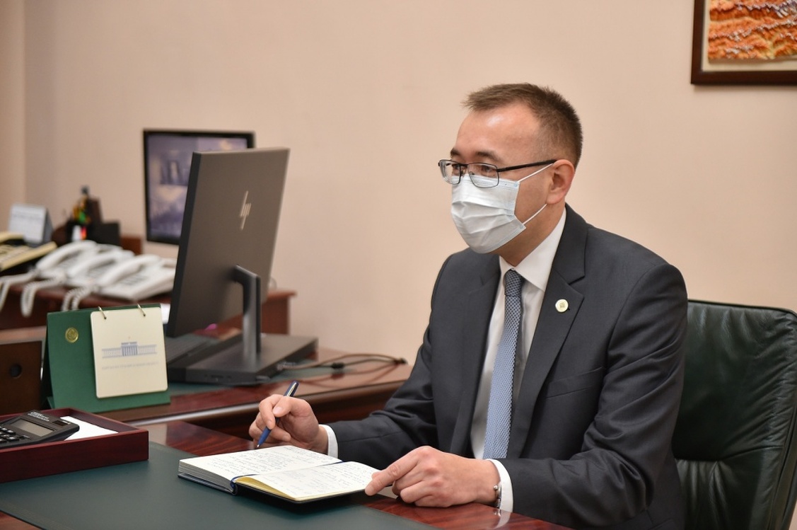 Садыр Жапаров принял главу Национального банка Толкунбека Абдыгулова — Today.kg