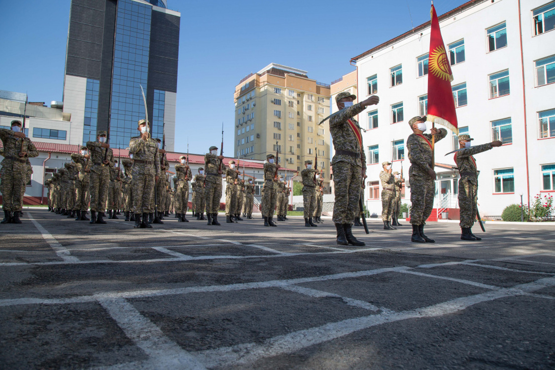 Служащие Национальной гвардии готовятся к Параду Победы перед вылетом в Москву (фото) — Today.kg