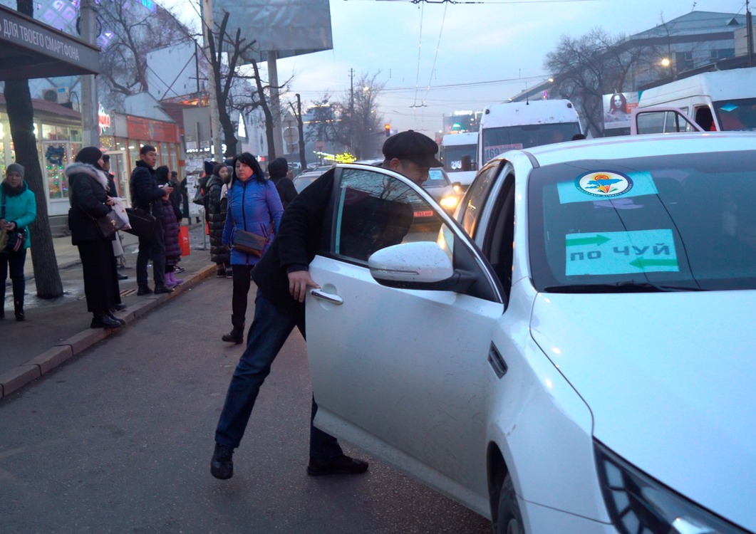 Волонтеры Бишкека организовали бесплатный транспорт для горожан — Today.kg