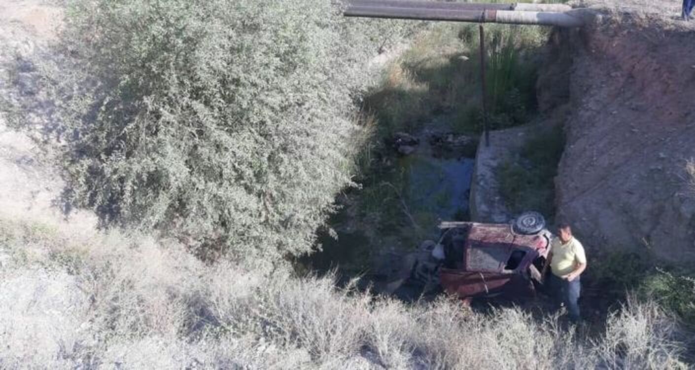 Авто в Баткенской области упало в овраг, погибли 3 человека. Фото с места — Today.kg