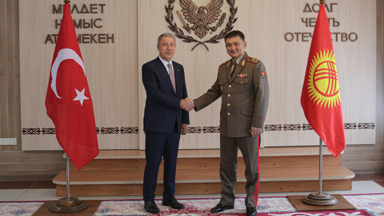 В Бишкеке прошла встреча министров обороны Кыргызстана и Турции — Today.kg