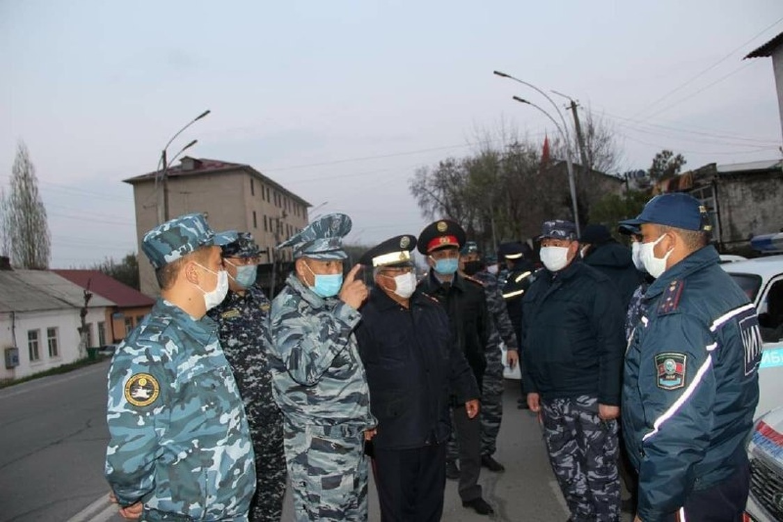 За ночь по Кыргызстану были задержаны 93 нарушителя комендантского часа — Today.kg