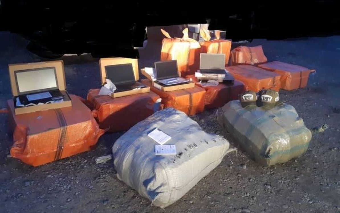 Таможенники выявили 118 контрабандных ноутбуков на 2,7 млн сомов. Фото — Today.kg