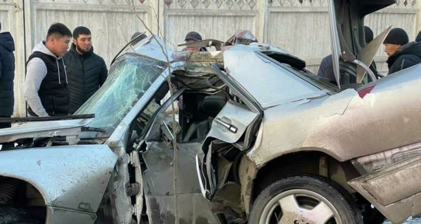 В Бишкеке произошло страшное ДТП — Mercedes согнулась пополам — Today.kg