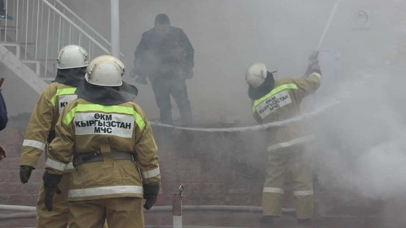 МЧС: В результате пожара в селе Новопокровка погибли два человека — Today.kg