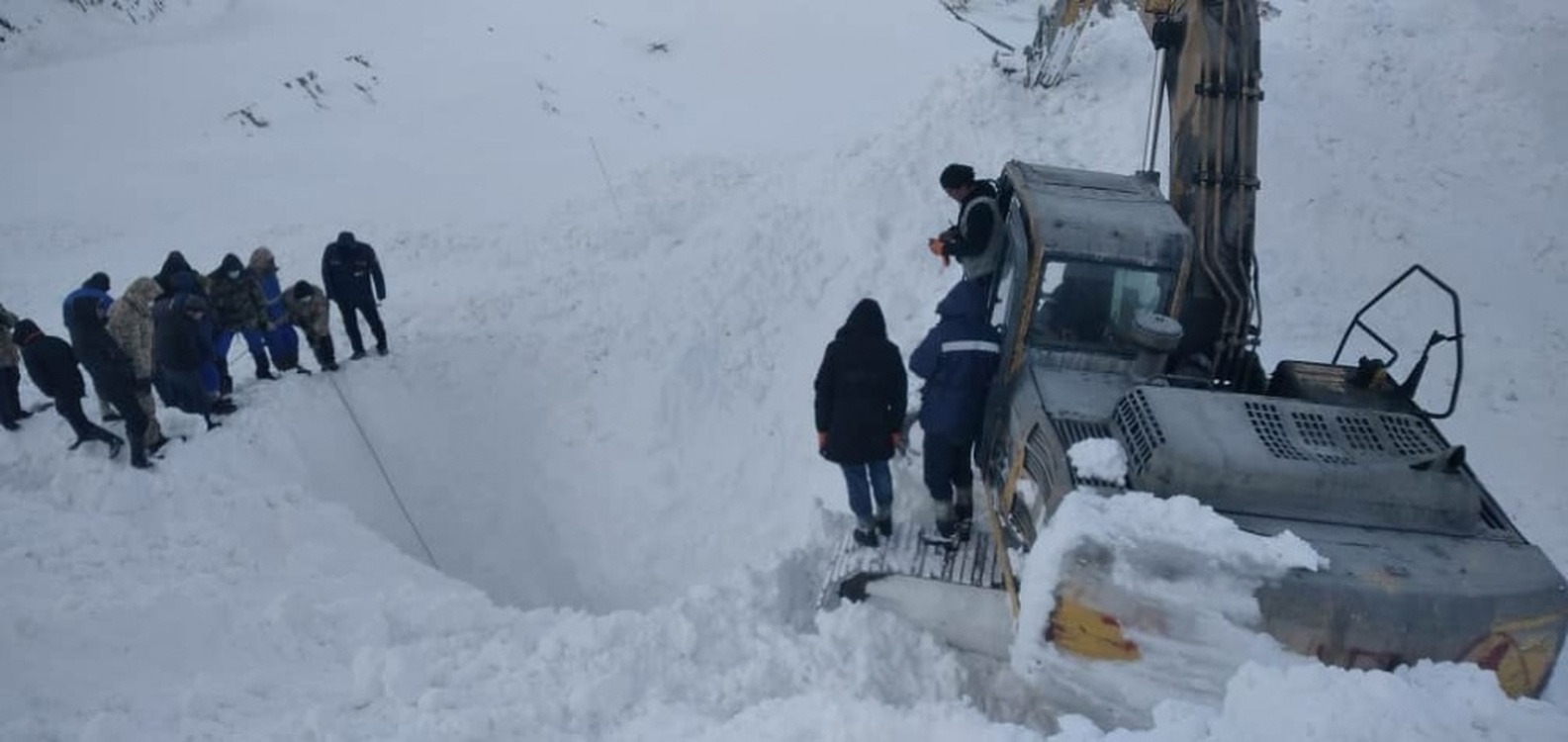 МЧС продолжает поиски людей, попавщих под лавину в Джалал-Абадской области — Today.kg
