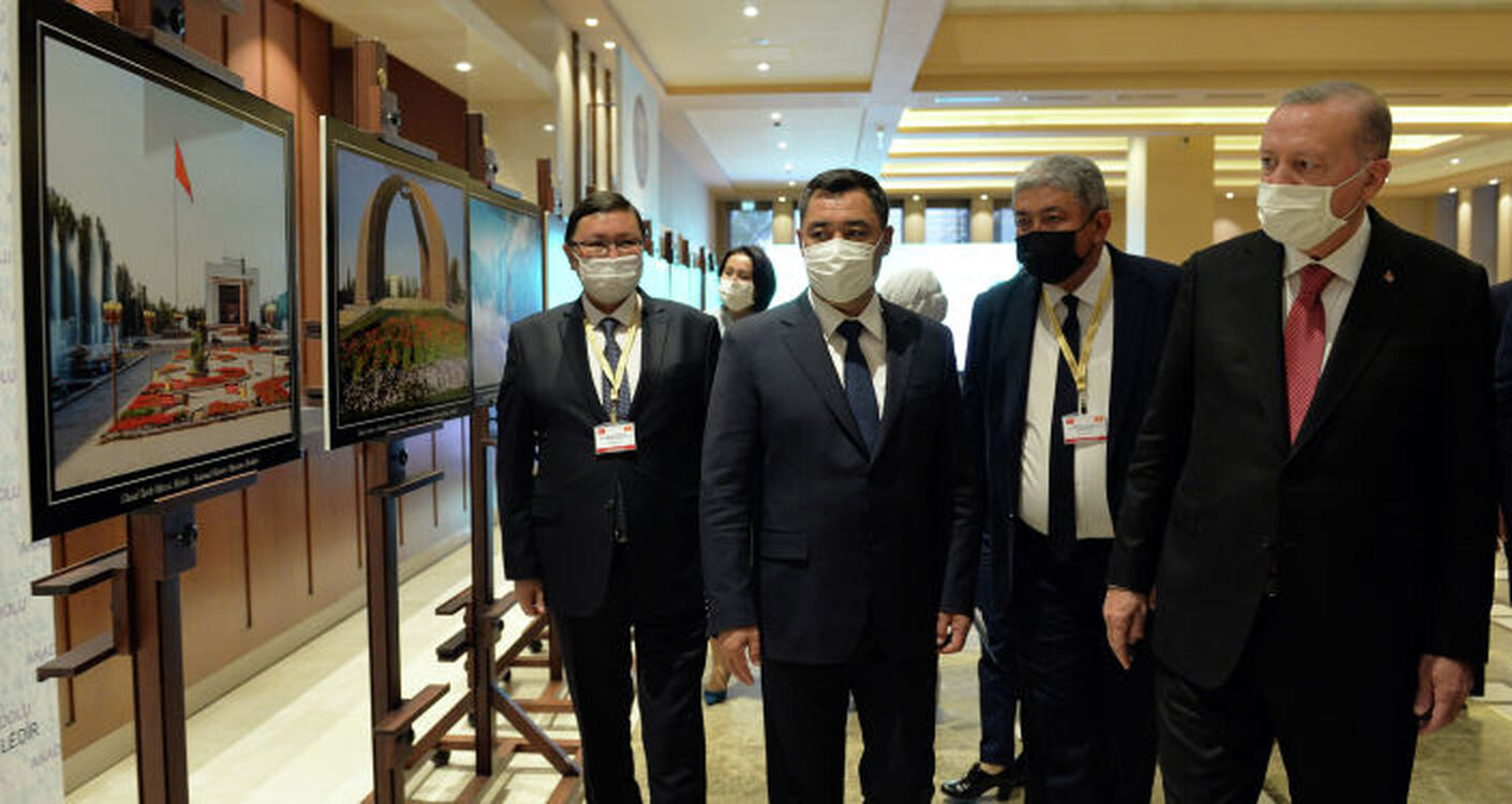Жапаров и Эрдоган открыли выставку, посвященную Кыргызстану, — фото — Today.kg