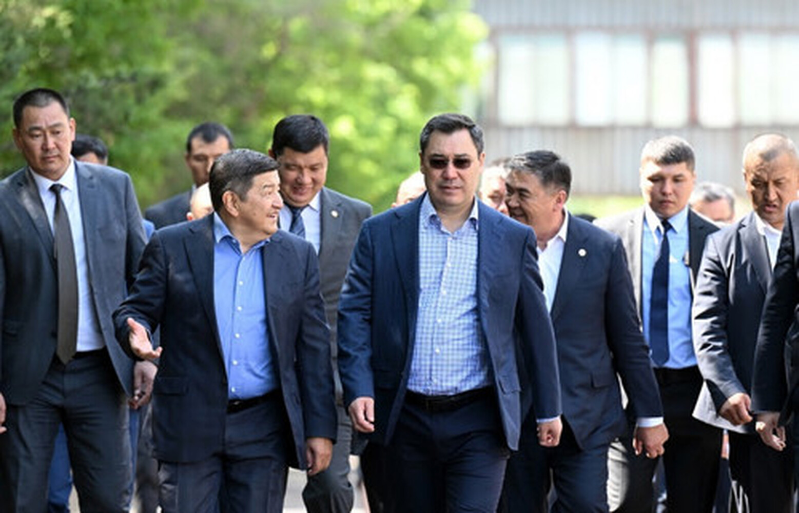 Президент Садыр Жапаров посетил предприятия БМЗ и БШЗ и ознакомился с деятельностью ОАО «Кыргызиндустрия» — Today.kg