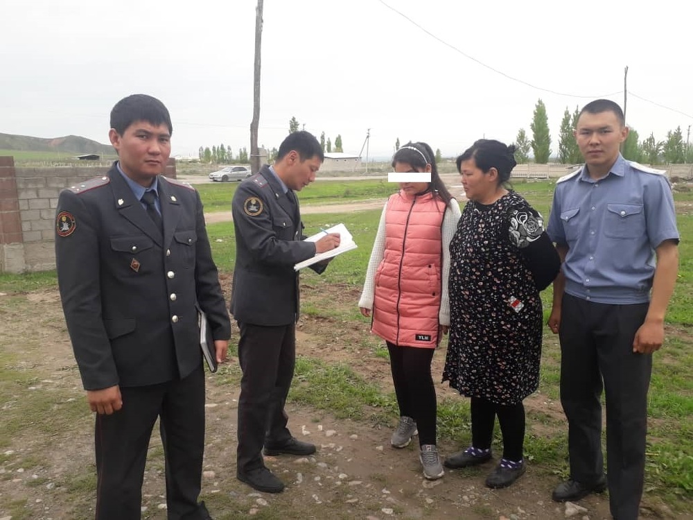 Милиция оперативно нашла 13-летнюю школьницу, пропавшую в Ыссык-Атинском районе   — Today.kg