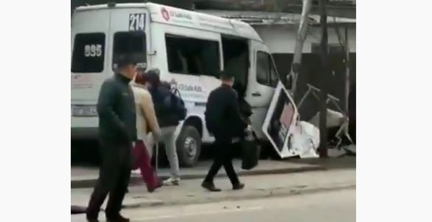 В центре Бишкека пассажирский бус попал в ДТП, пострадали шестеро — Today.kg