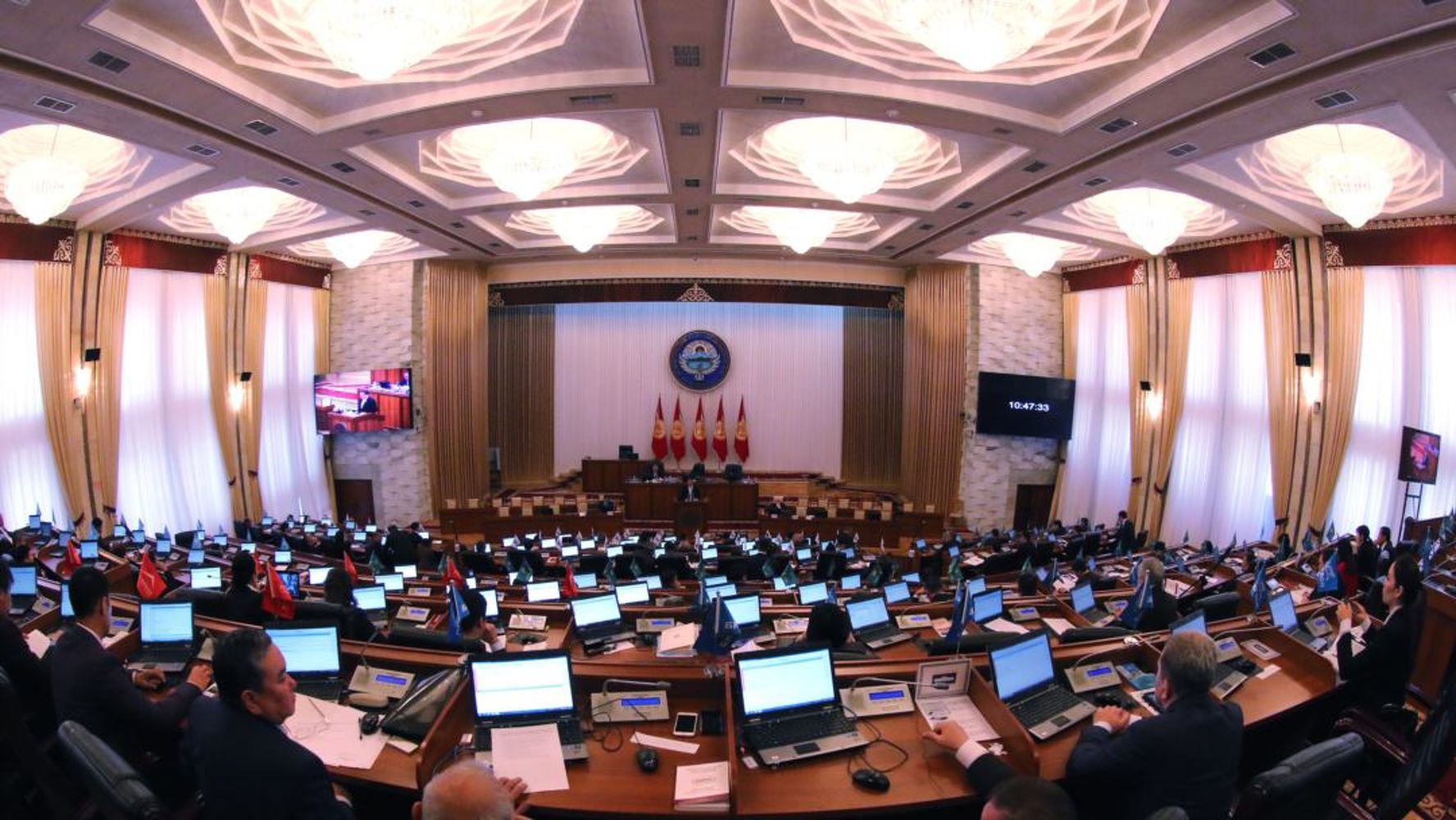 Будет новый парламент? Все о процедуре самороспуска ЖК и выборах — Today.kg