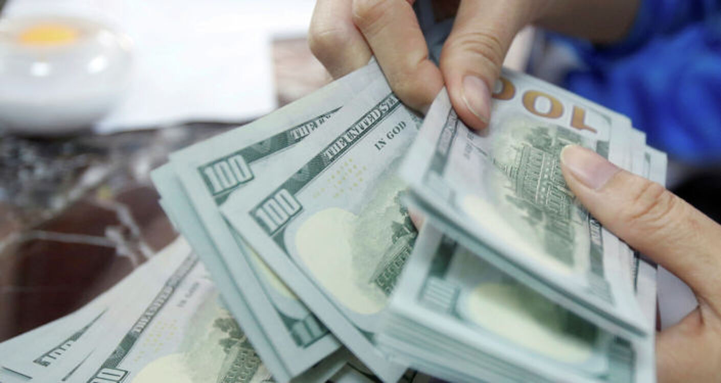 Нацбанк снова продал доллары на валютном рынке — теперь почти $5,3 млн — Today.kg