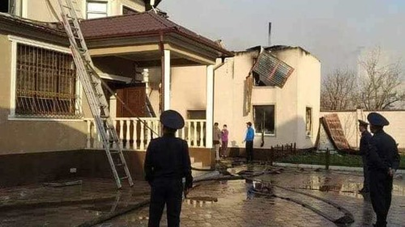 8 пожаров за сутки. В Бишкеке полностью сгорел швейный цех — Today.kg