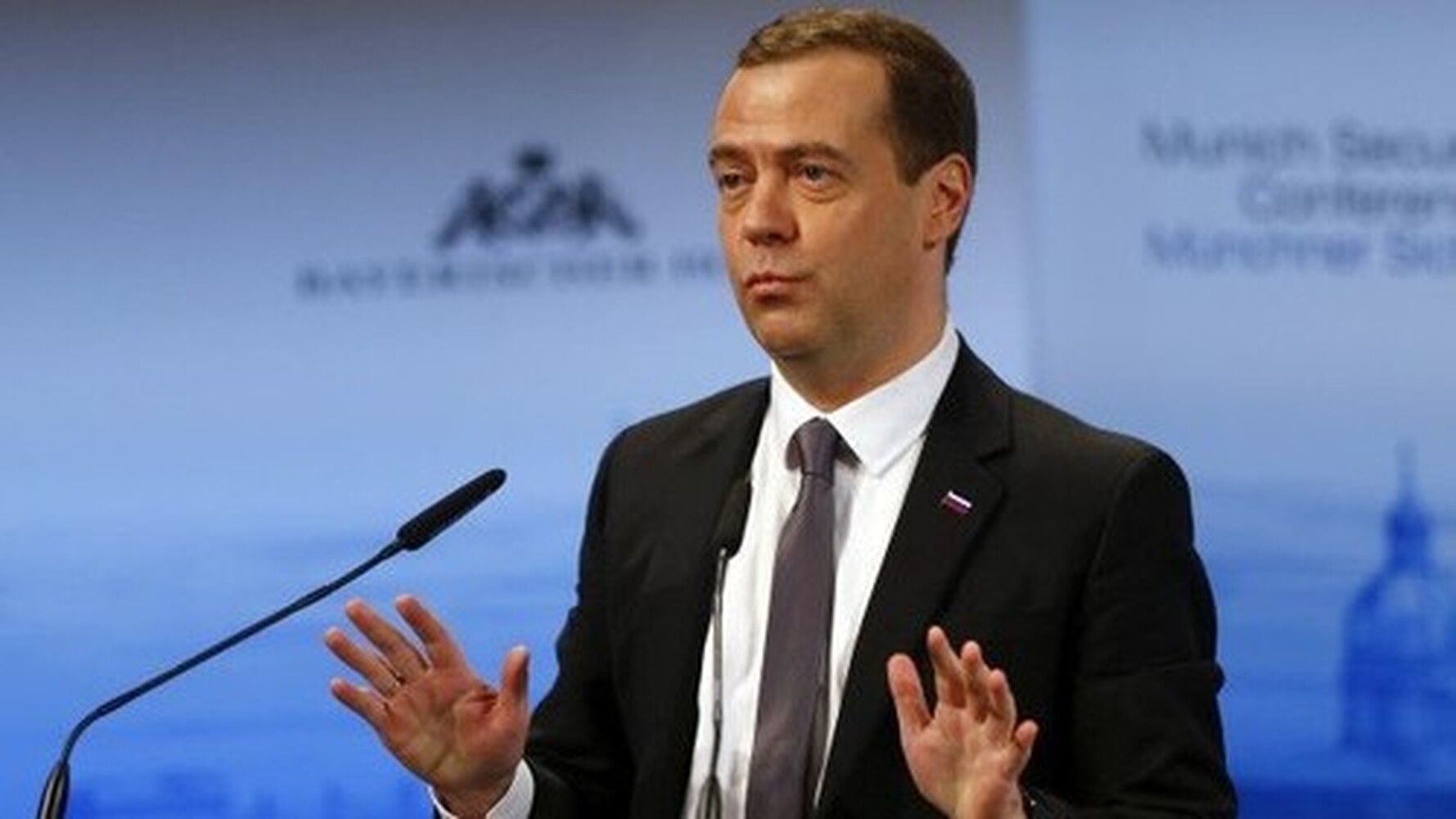 На странице Медведева в ВК появился пост, в котором Казахстан называется «искусственным государством» — Today.kg