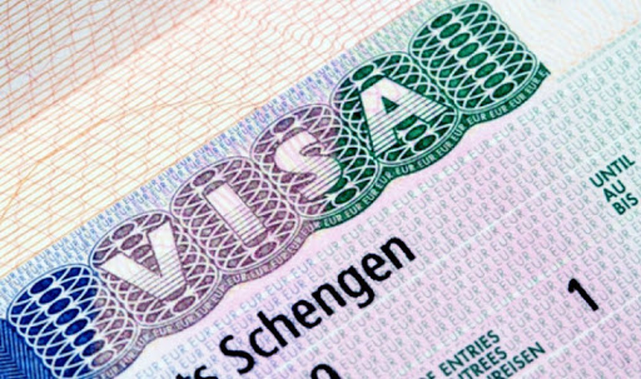 Кыргызстанцы с визами в США, Европу и ОАЭ хотят уехать из страны — Today.kg