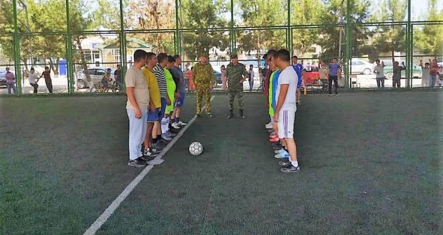 Пограничники Кыргызстана и Таджикистана сыграли в футбол — фото — Today.kg