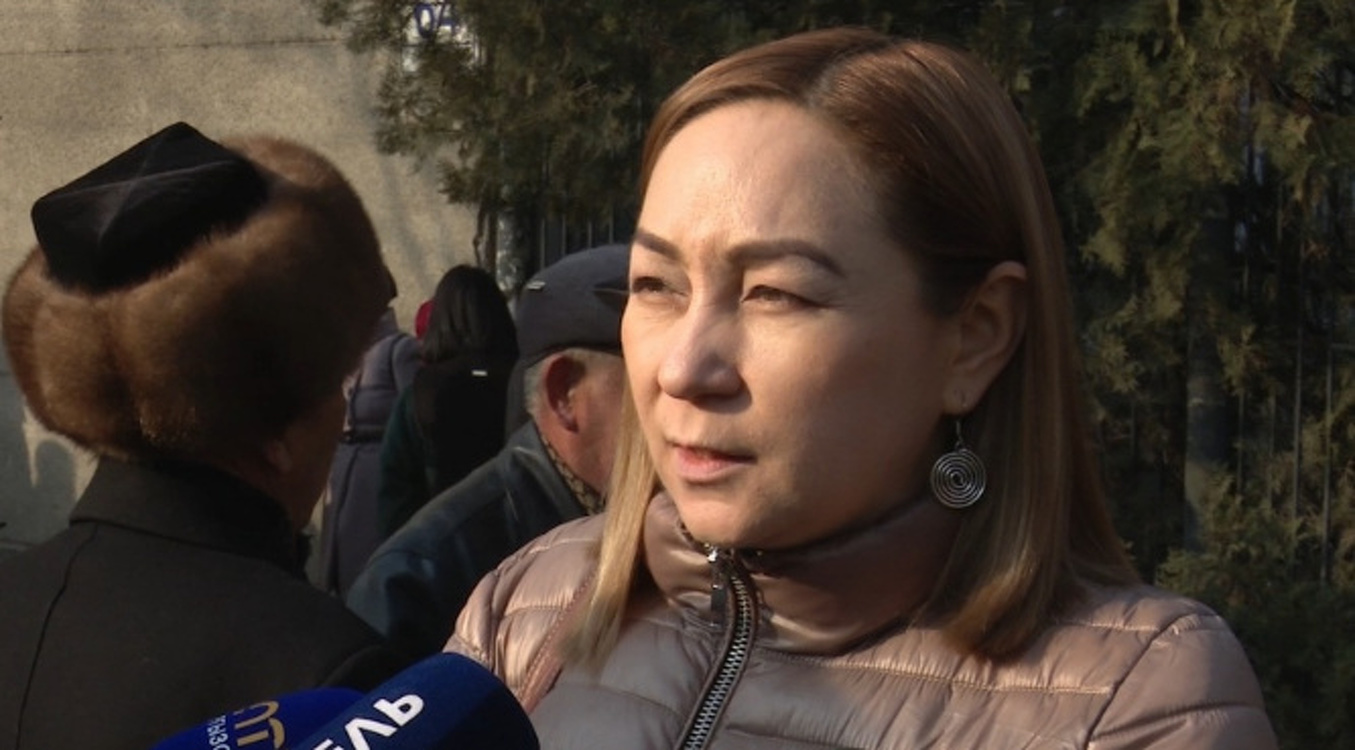 Кундуз Жолдубаеву допросили по факту взятия спецназовцев в заложники. Ее отпустили — Today.kg