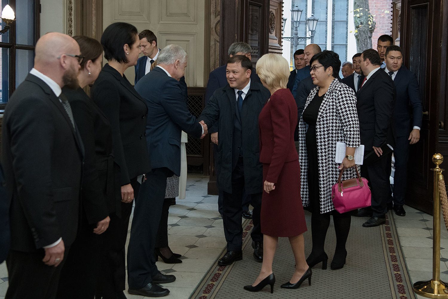 Депутаты Жогорку Кенеша посетили парламент Латвии — Today.kg
