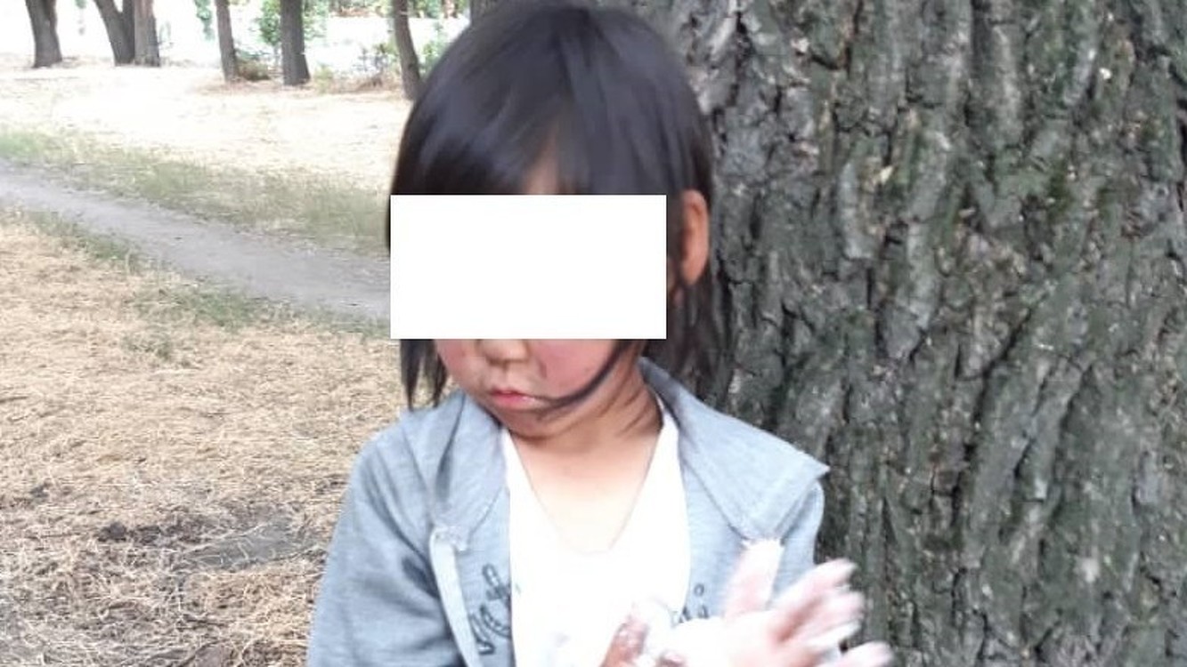 Девочку, найденную возле пьяной бабушки в Сокулуке, определят в фостерную семью — Today.kg