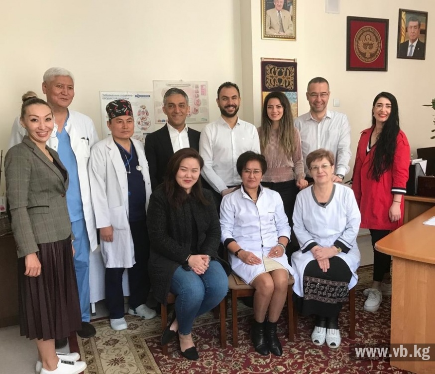 Турецкие врачи провели в Бишкеке операции по уменьшению желудка (видео) — Today.kg