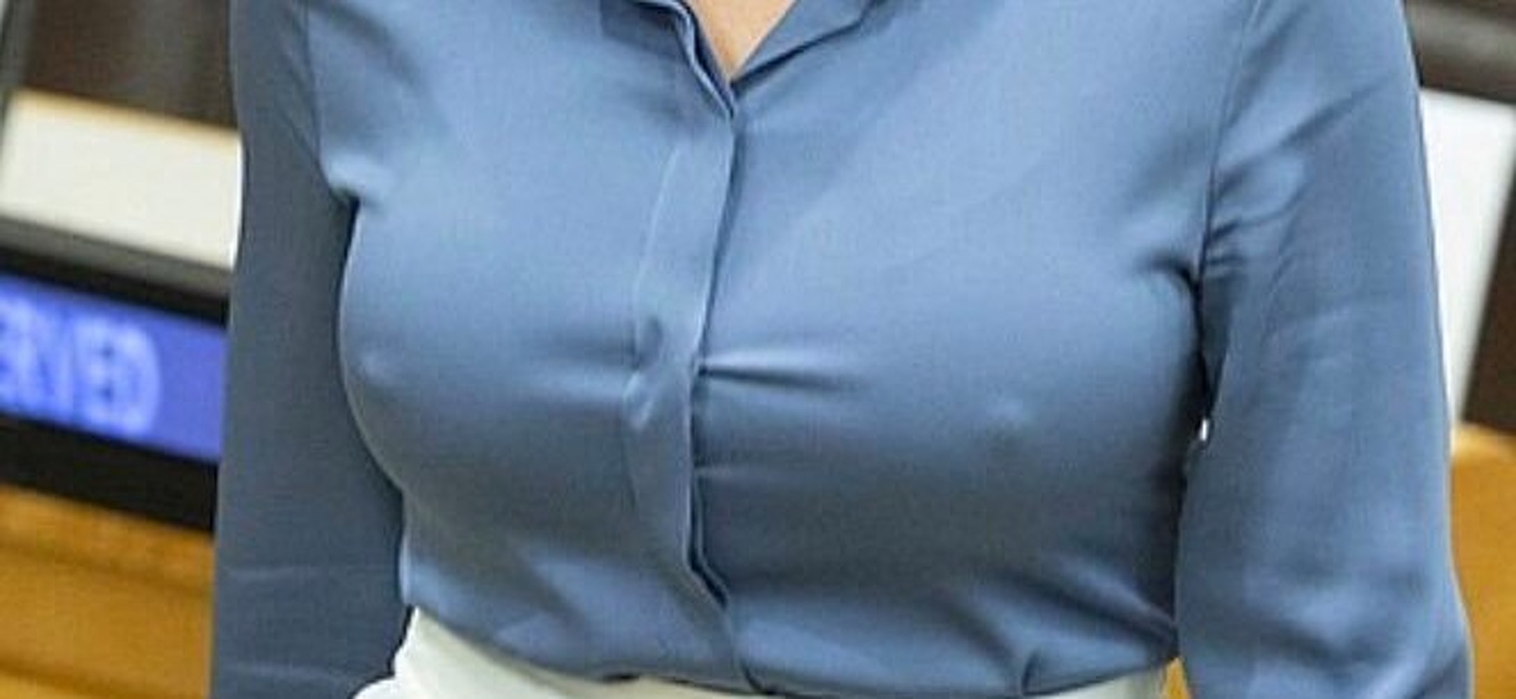 Соски в блузке