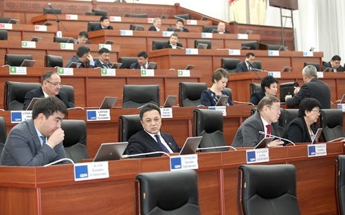 Дастан Бекешев: С парламентом уже не хотят совещаться и обсуждать что-либо — Today.kg