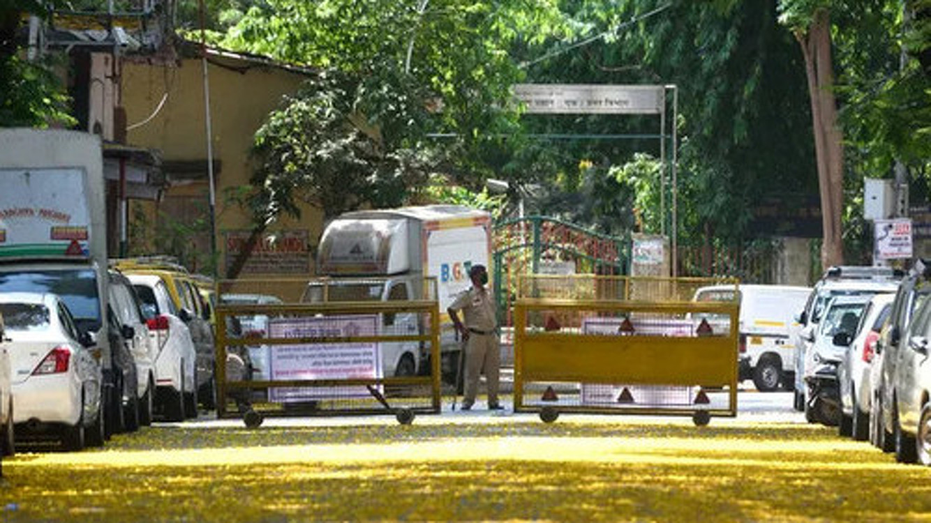 В Индии морги перегружены, тела умерших лежат в палатах рядом с другими пациентами, - The Guardian — Today.kg