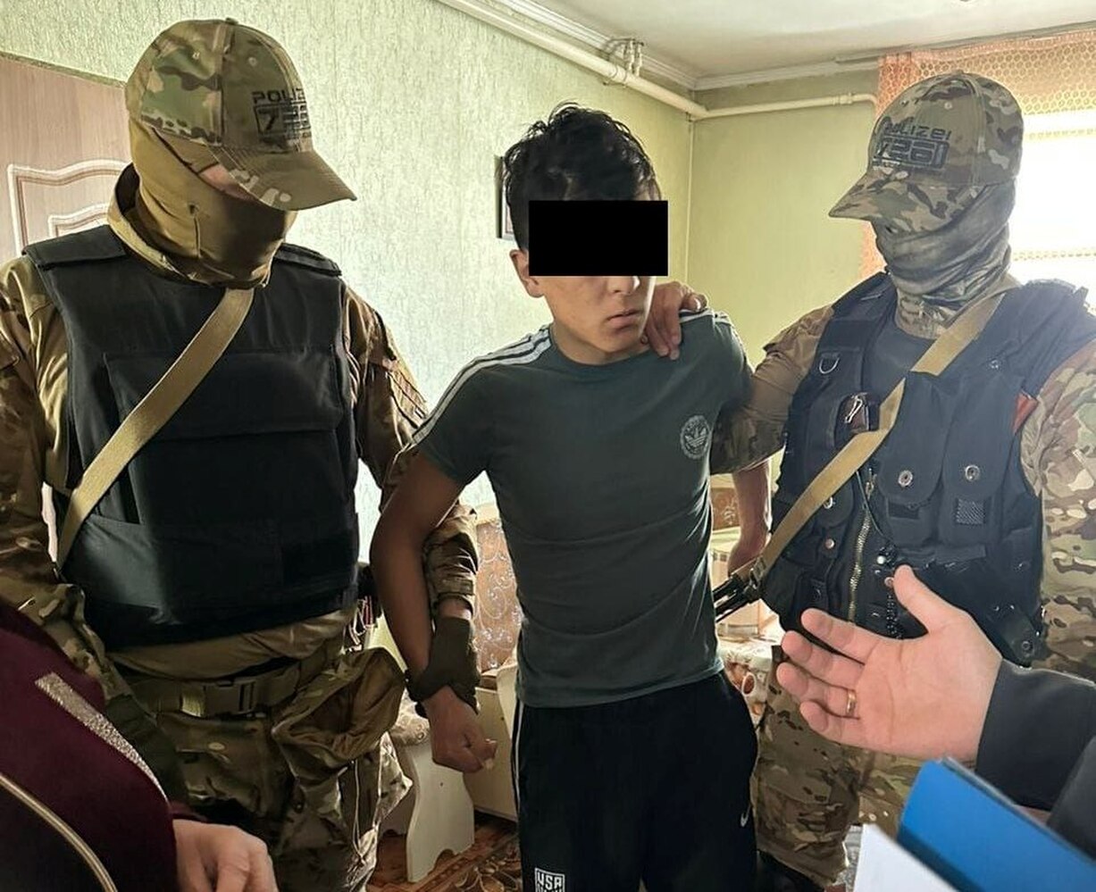 Избиение закладчиков. В Бишкеке задержали членов наркогруппировки «Принцесса дури» — Today.kg