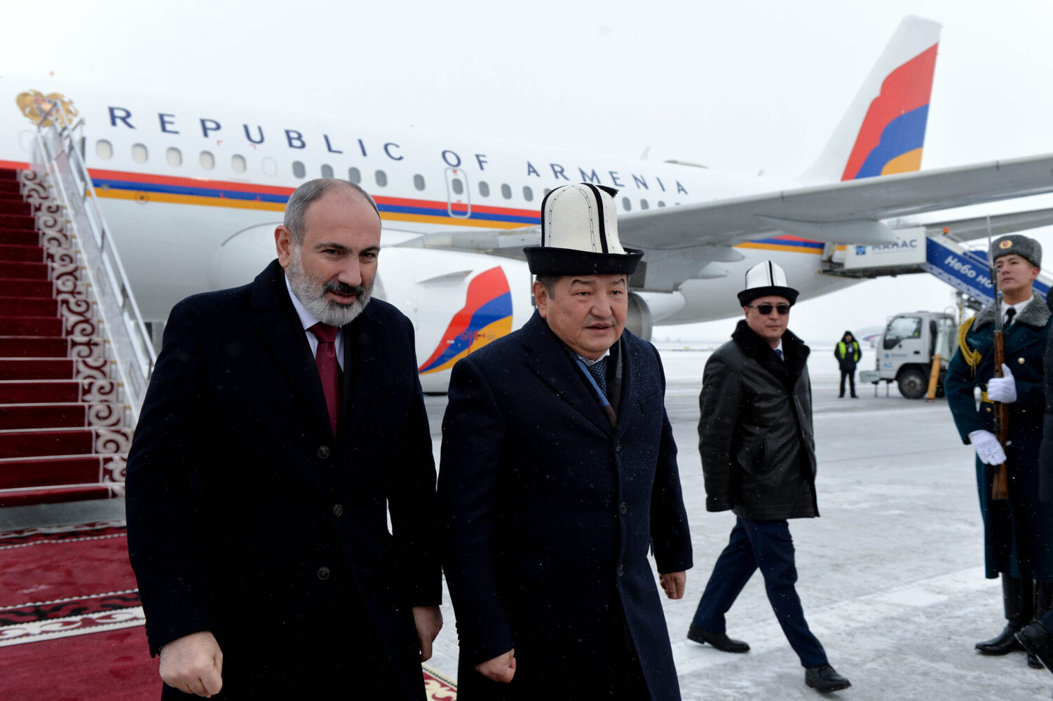 В Кыргызстан прибыл премьер-министр Армении Никол Пашинян — Today.kg