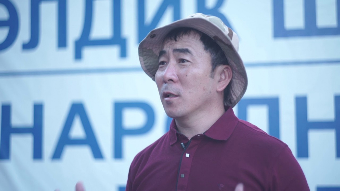 Мээрбек Мискенбаев: Мы пойдем к Белому дому требовать отставки президента, правительства — Today.kg