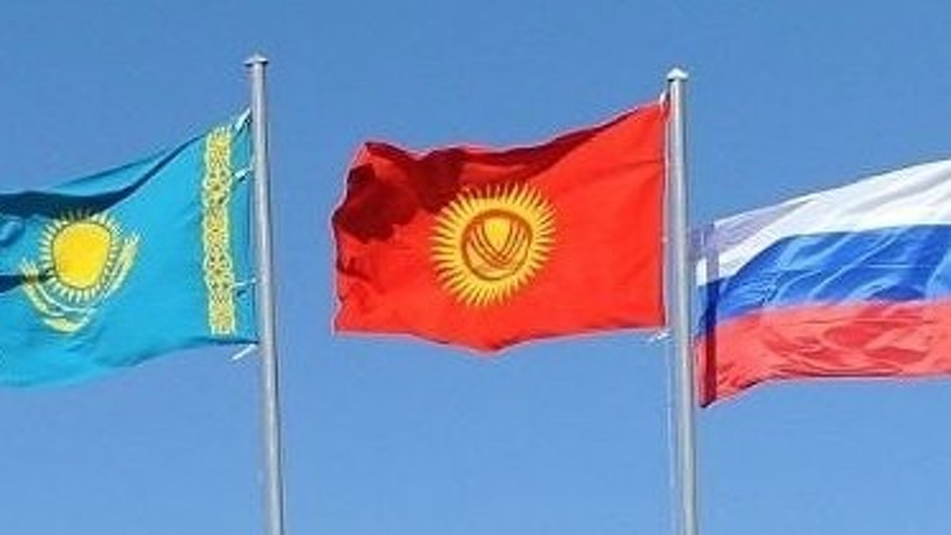 Госслужба миграции сделала обращение к кыргызстанцам, которые находятся в Казахстане и России — Today.kg