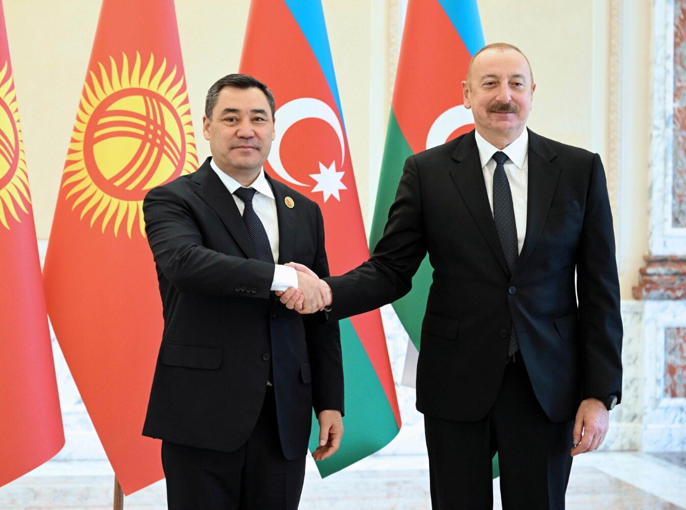 Садыр Жапаров провел переговоры с президентом Азербайджана — Today.kg
