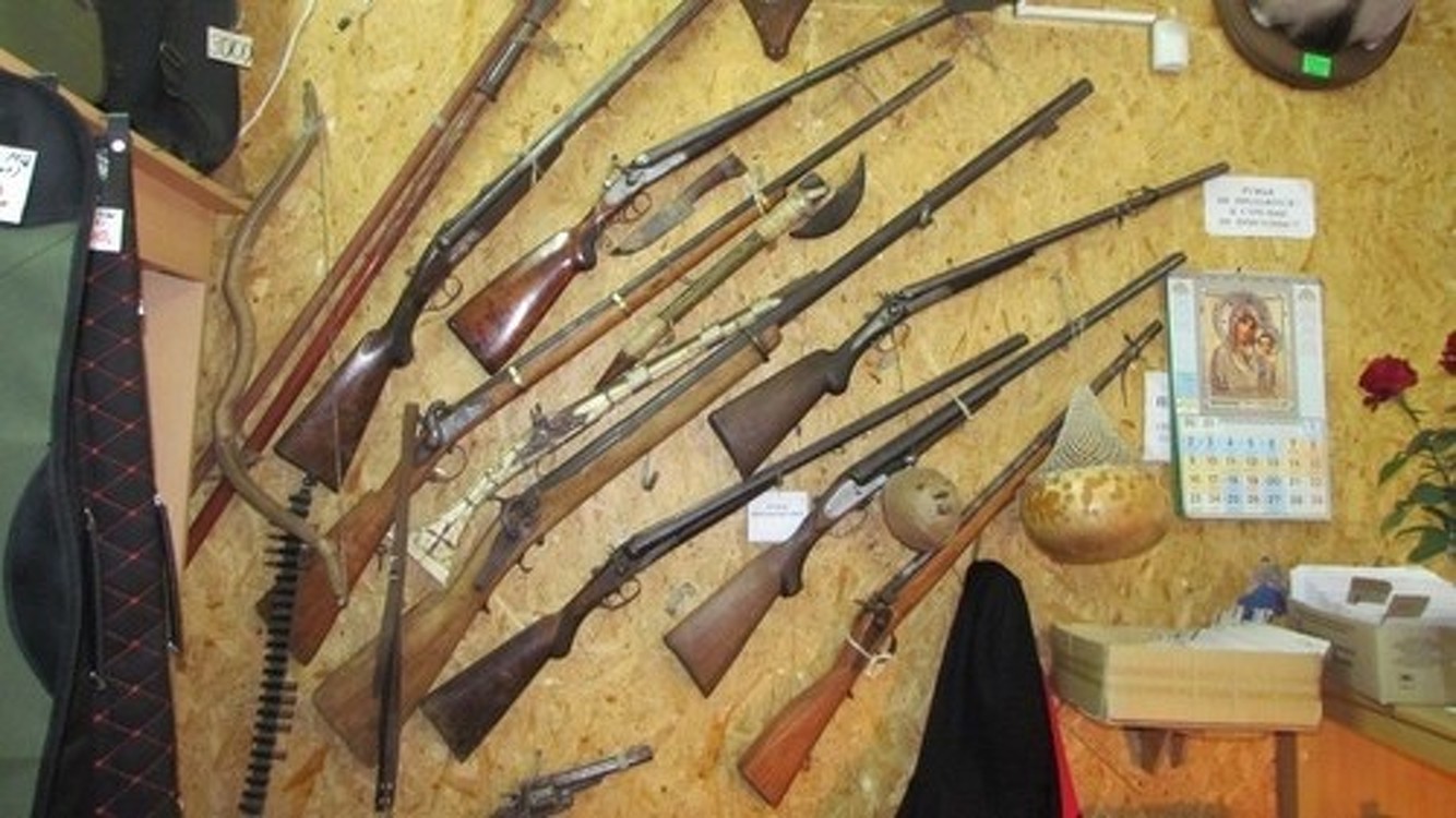 В 2010 году было похищено 1190 единиц оружия, из которых изъято 557, - МВД — Today.kg