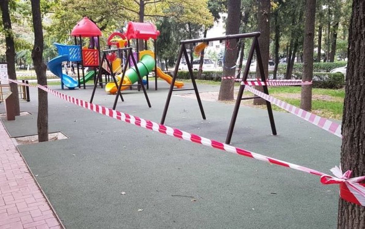 В Бишкеке закрыли парки и детские площадки — фото — Today.kg
