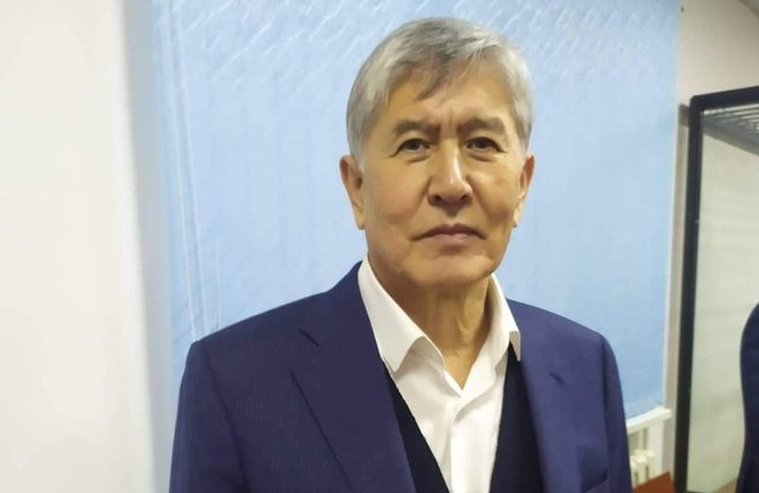 Алмазбек Атамбаев за решеткой пишет книгу о своем детстве — Today.kg
