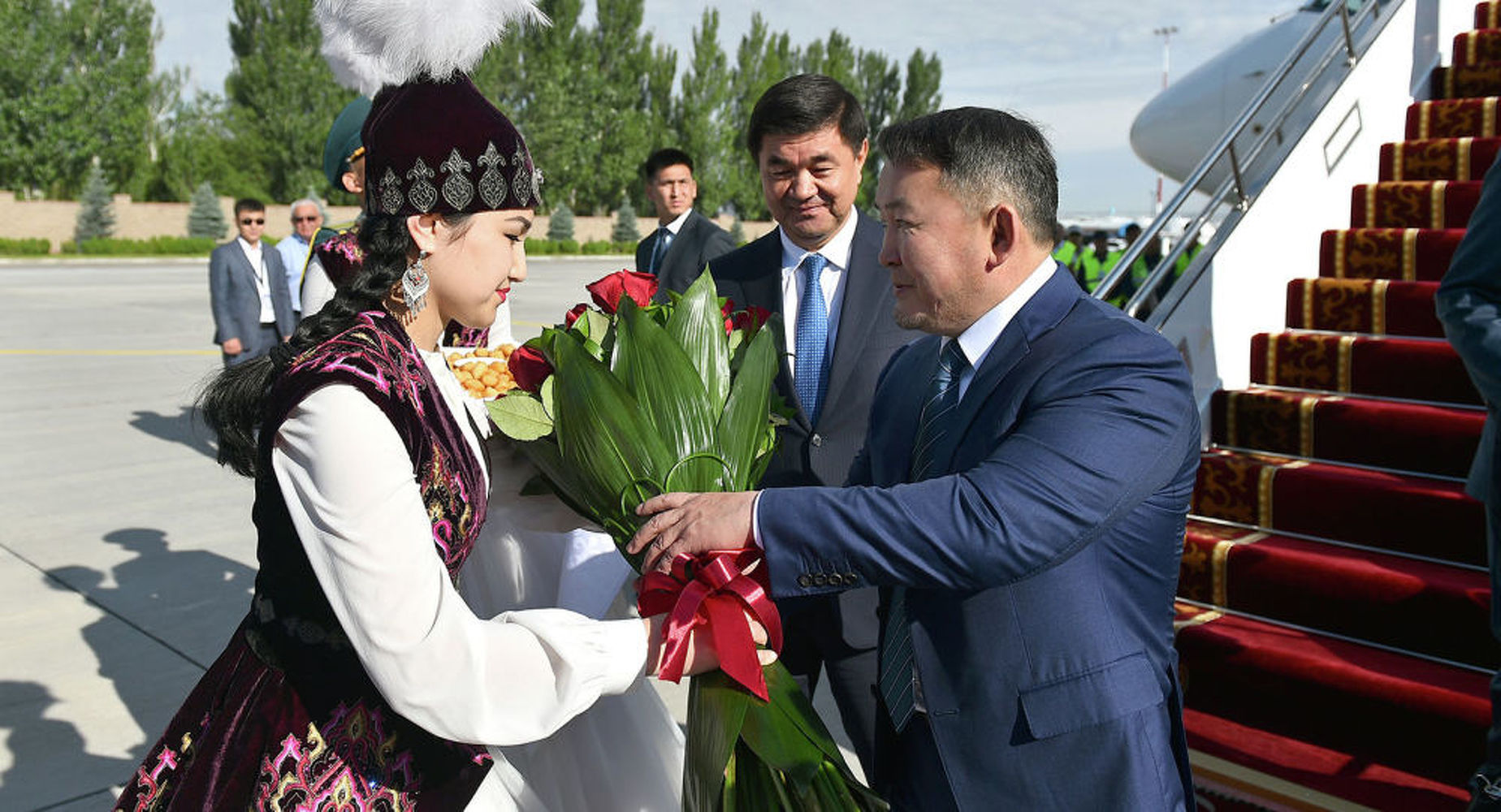Президент Монголии Халтмаагийн Баттулга прибыл в Бишкек — Today.kg