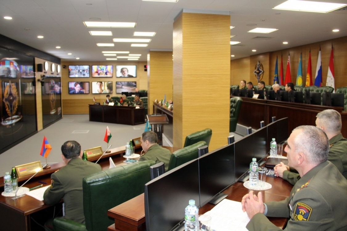 Военные КР укрепят связи с Центром кризисного реагирования ОДКБ — Today.kg